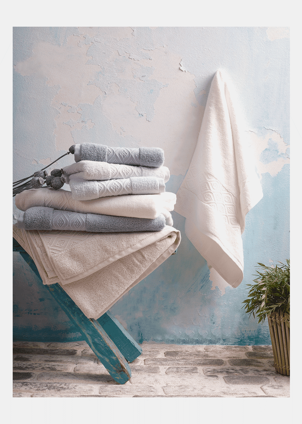 Diamente Towel